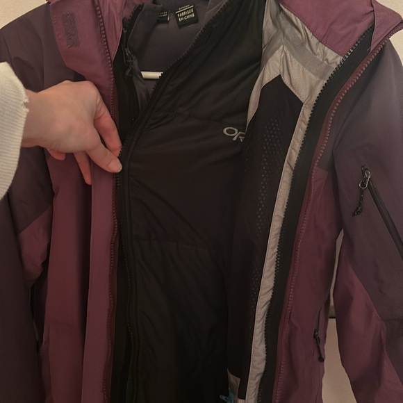 Outdoor research 3 in 1 coat/parka. - Picture 2 of 6